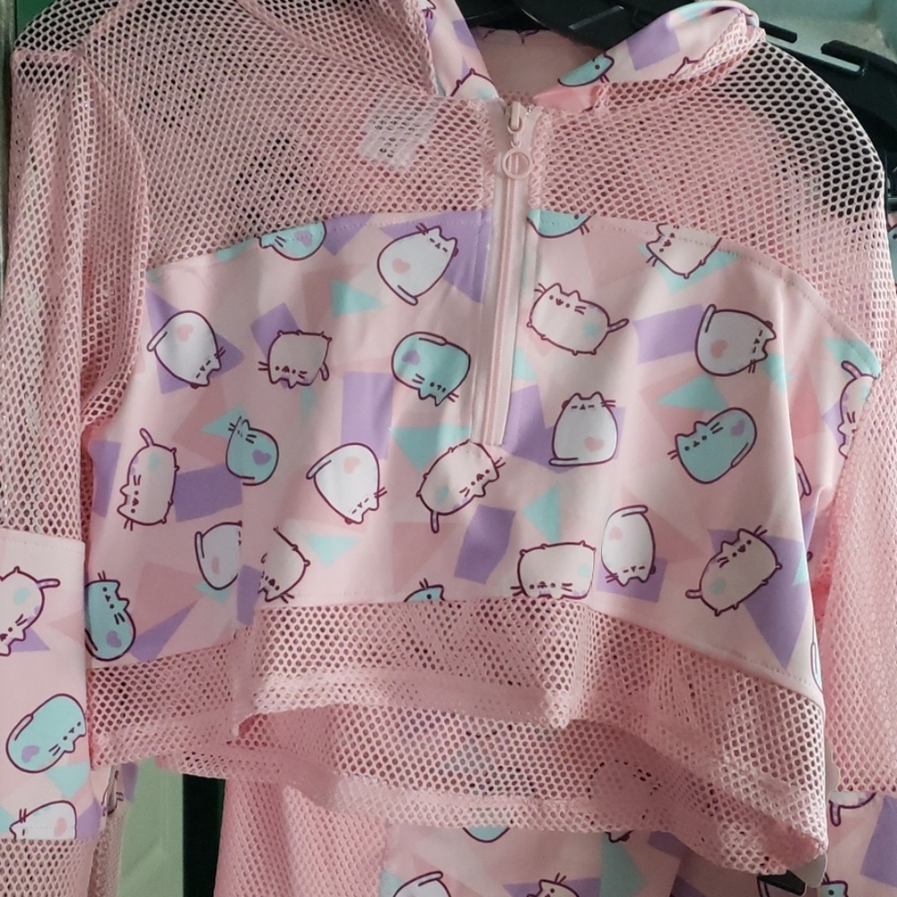 Work out clothes - Picture 2 of 2